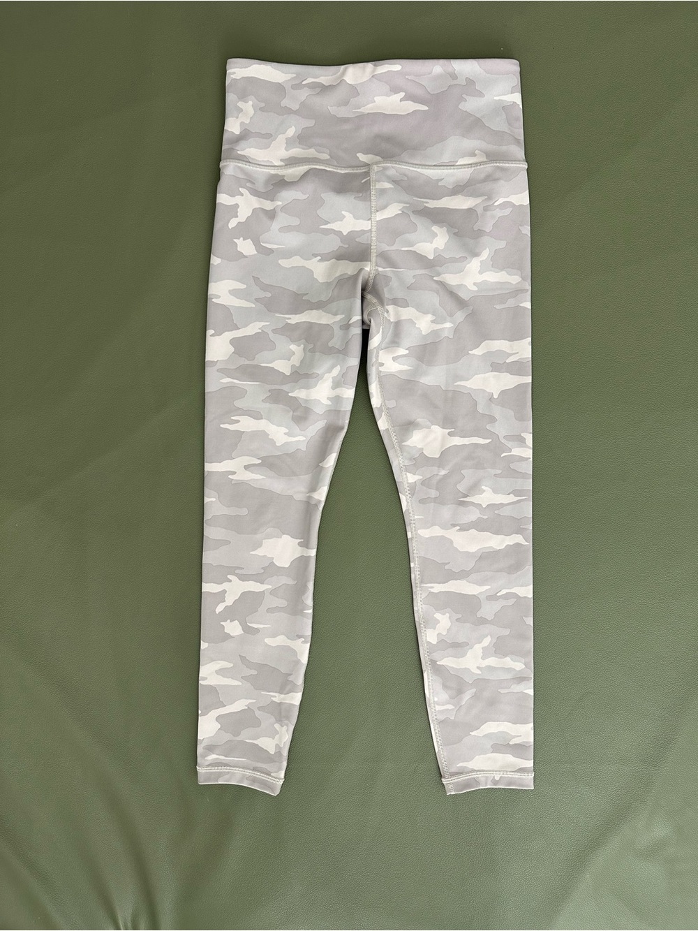 Athleta Elation leggings - Camo